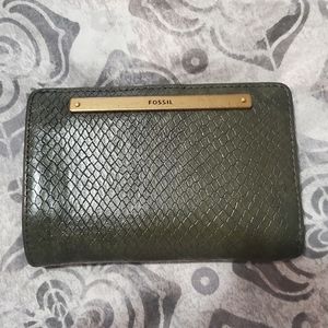 Fossil dark green wallet